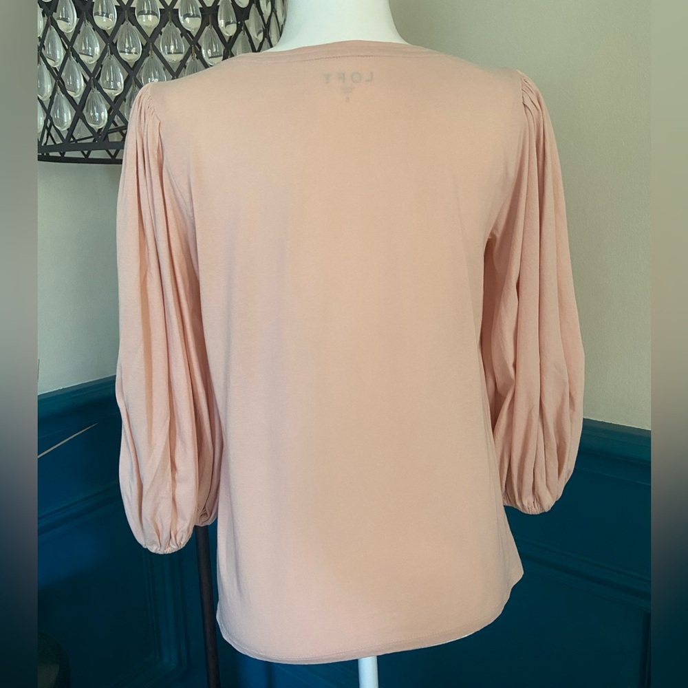 Pretty in pink! This blouse is a beautiful shade and versatile. LOFT, Size S - Picture 3 of 8